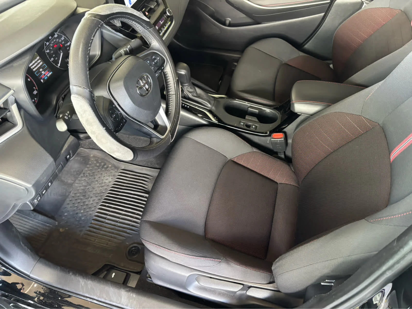 Used 2024  Toyota Hybrid LE image 10