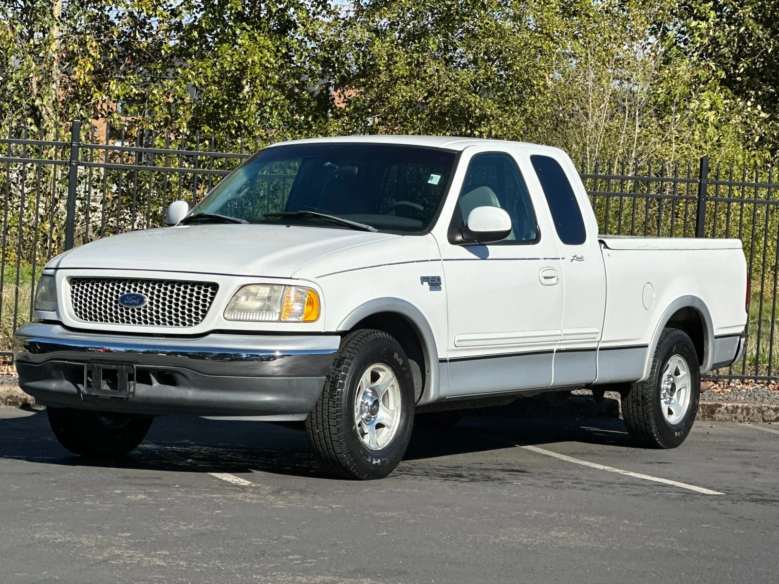 Used 1999 White Ford XLT image 8