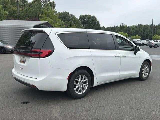 Used 2023 White Chrysler Touring L image 4