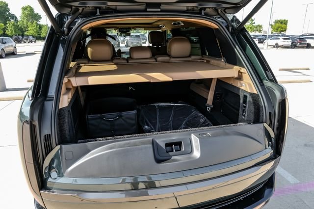 New 2026 Belgravia Green Land Rover SE image 64