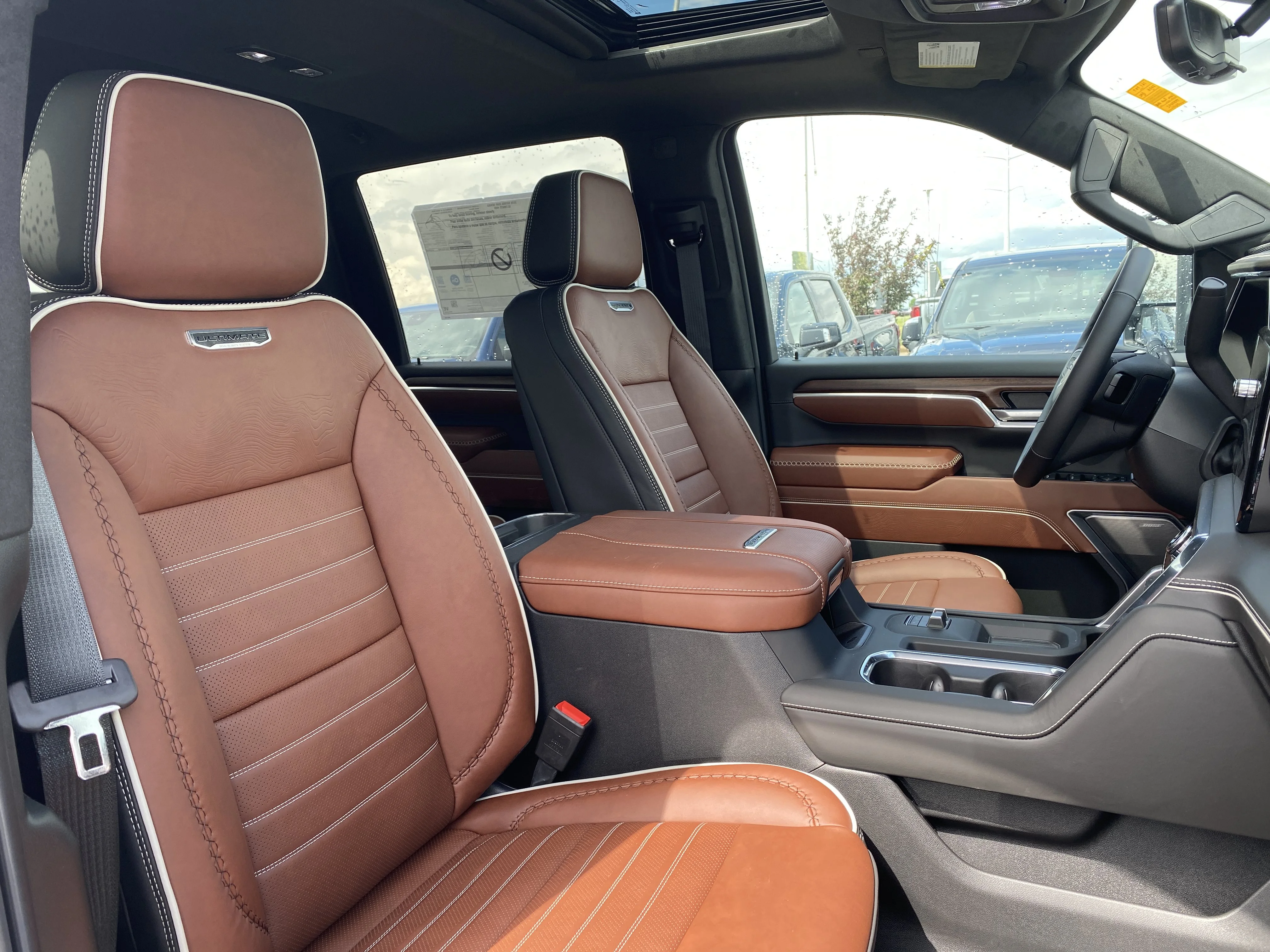 New 2026 GLACIER WHITE TRICOAT GMC Denali Ultimate image 31