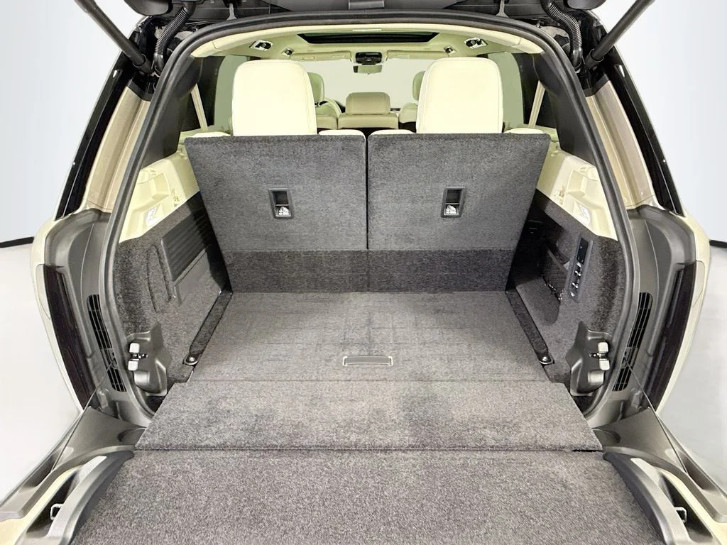 New 2026 Gold Land Rover SE image 28