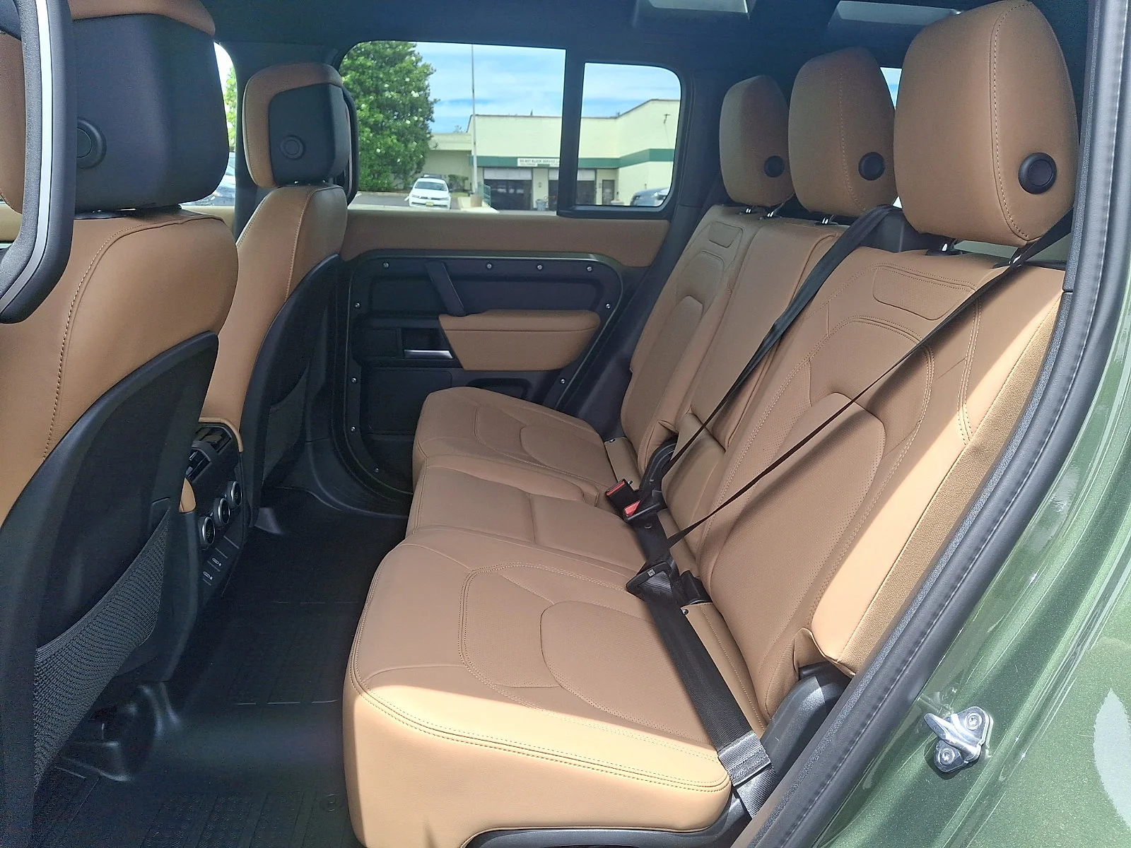 New 2026 Woolstone Green Metallic - 1LQ Land Rover X-Dynamic SE image 6