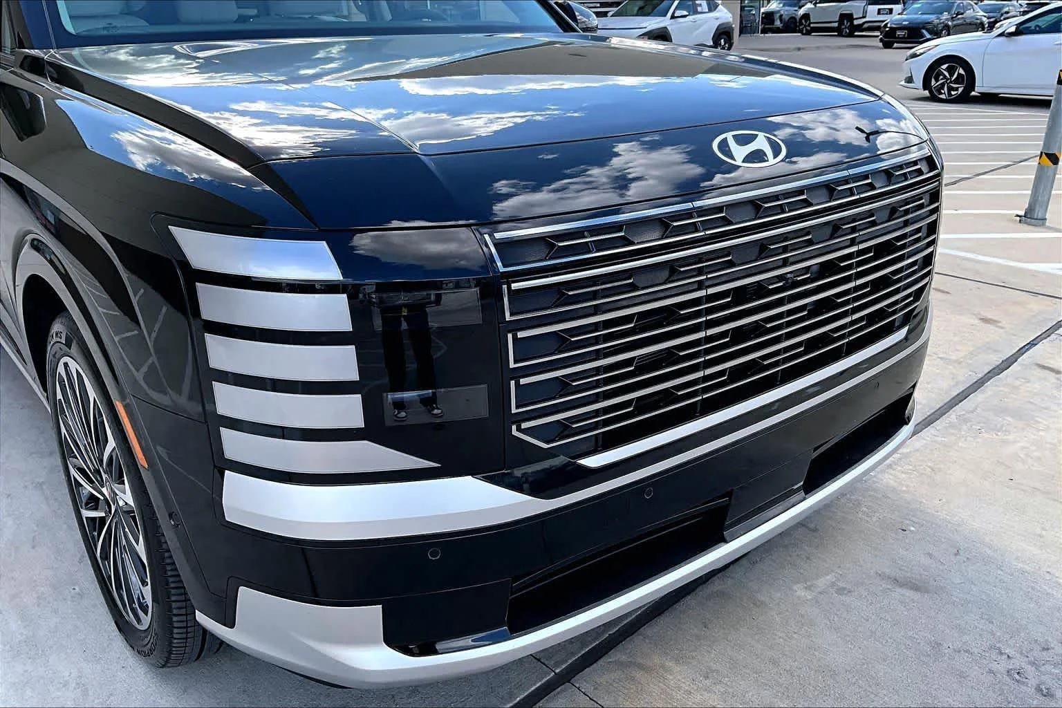 Used 2026 Abyss Black Pearl Hyundai Calligraphy image 28