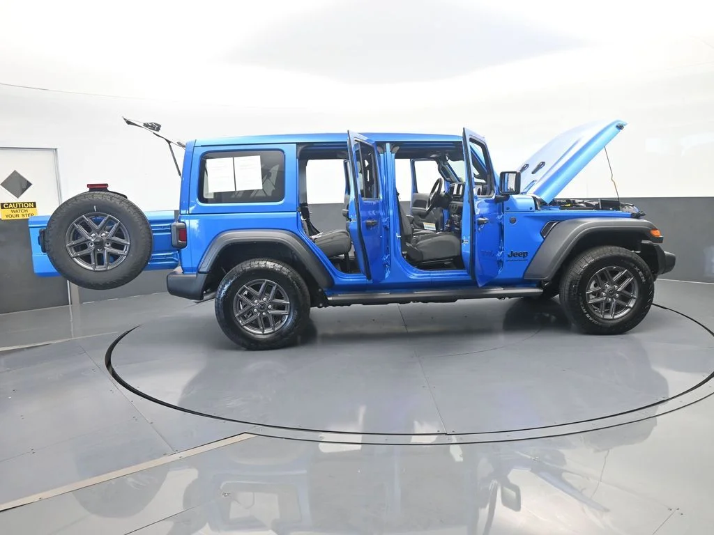 Used 2025 Hydro Blue Pearl Coat Jeep Sport S image 66