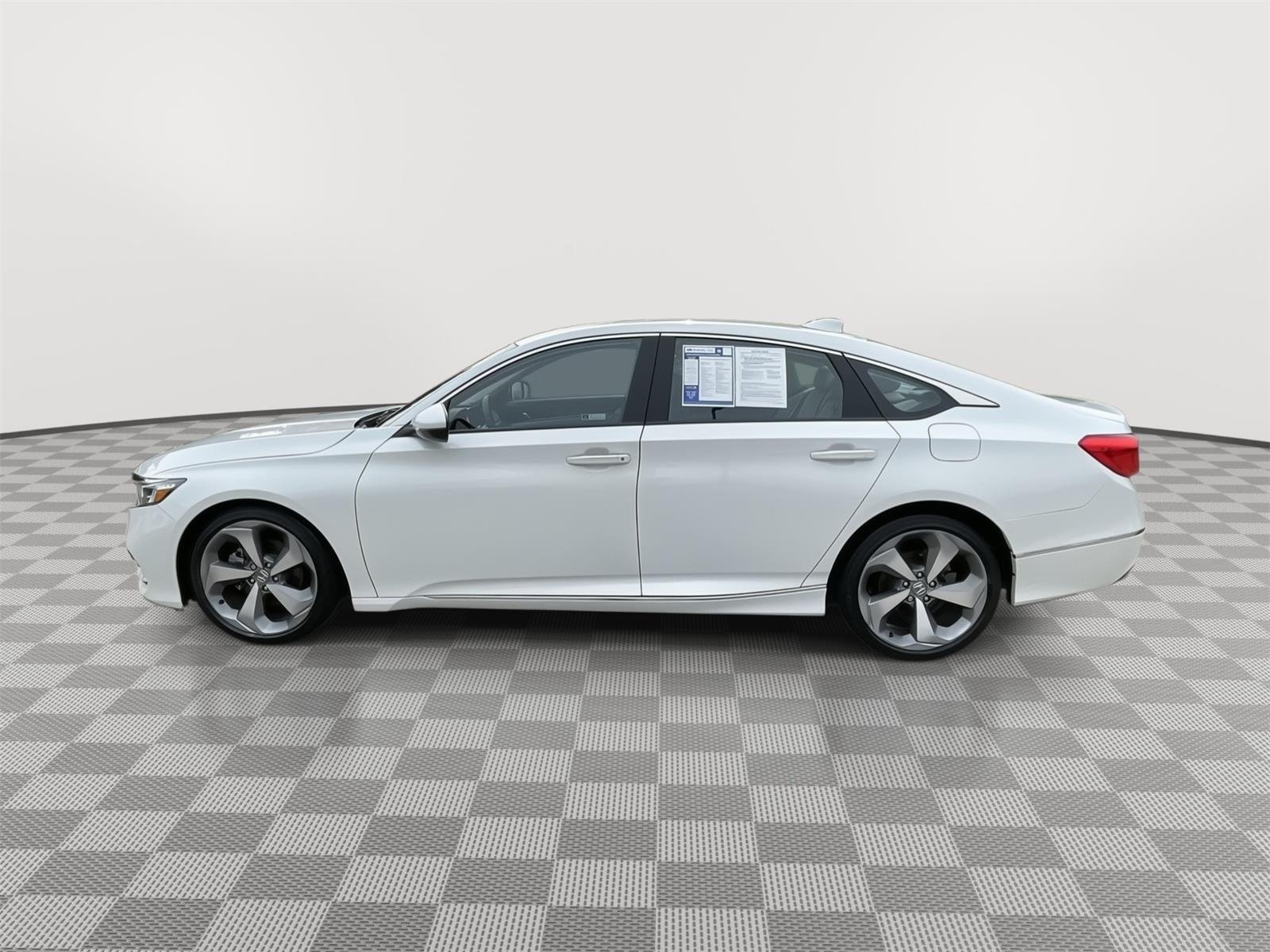 Used 2018 Champagne Frost Pearl Honda Touring 1.5T image 10