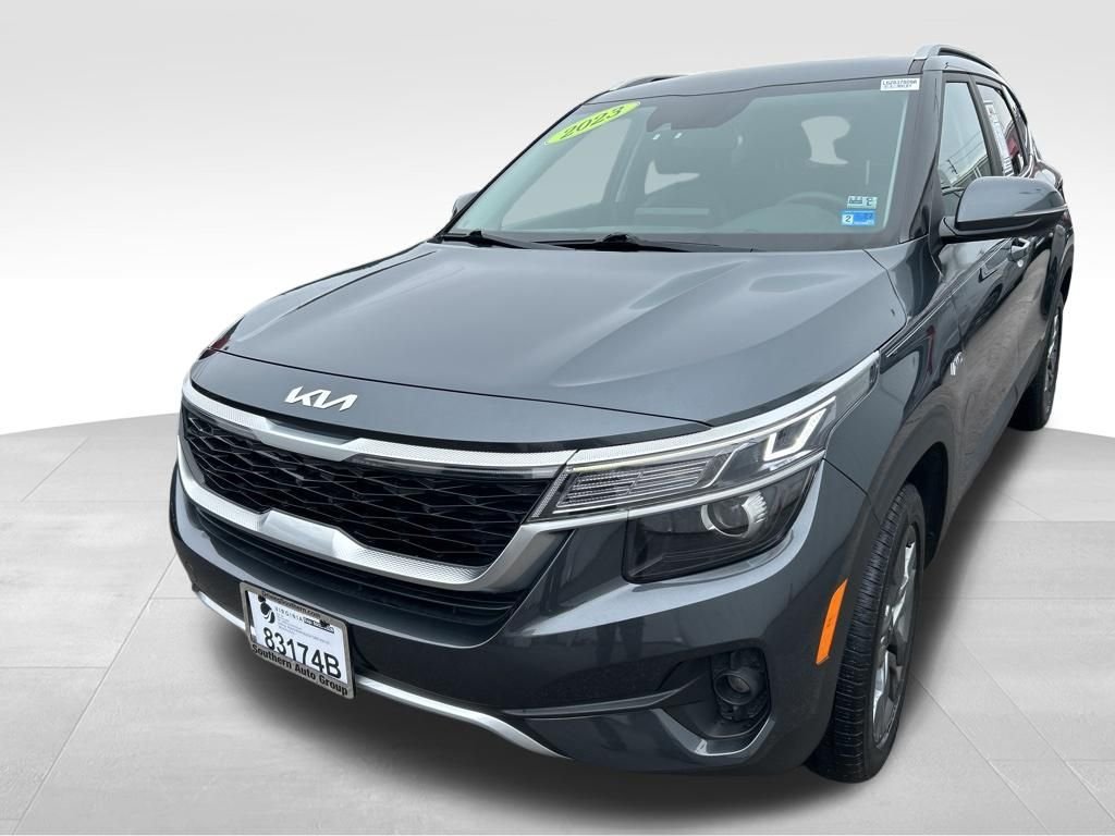 Used 2023 Gray Kia S image 4