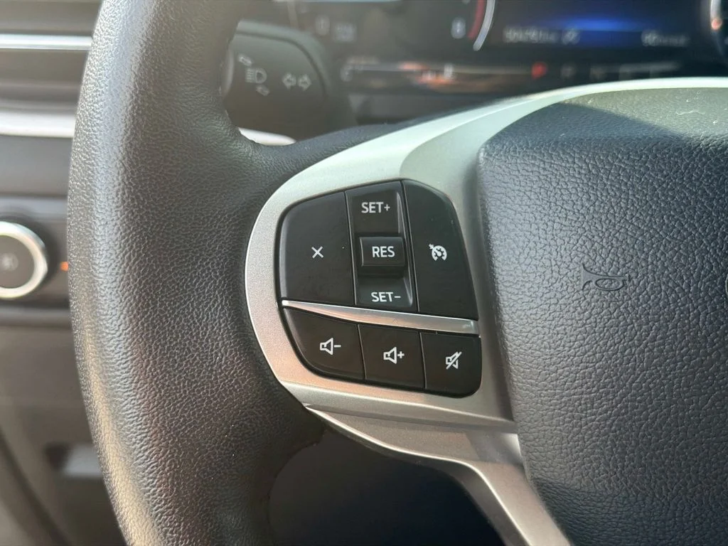 Used 2023 Green Ford XLT image 32
