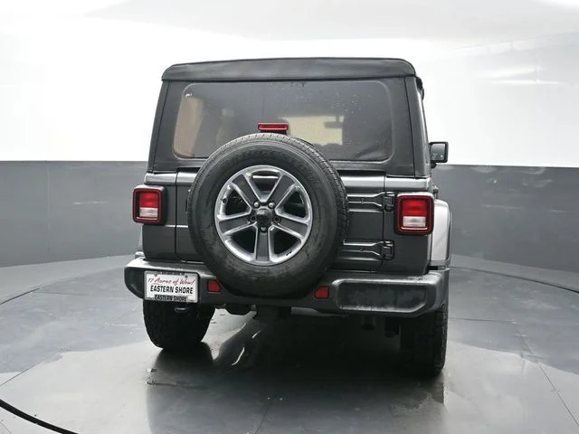 Used 2022 Gray Jeep Unlimited Sahara image 6