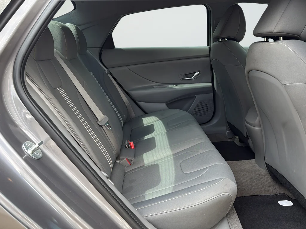 Used 2023 Silver Hyundai SEL image 22
