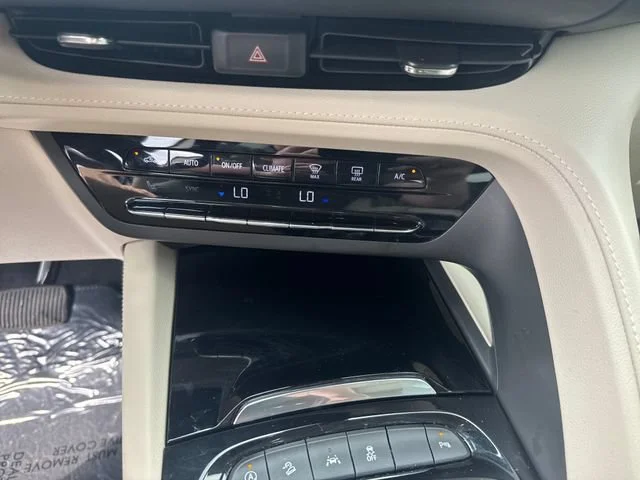 Used 2023 Sapphire Metallic Buick Essence image 21