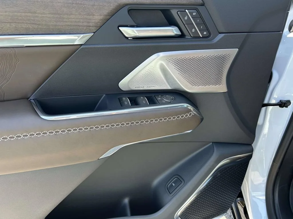 New 2026 Glacier White Tricoat GMC Denali Ultimate image 17