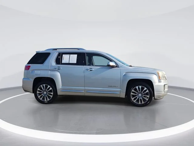Used 2017 Silver GMC Denali image 9