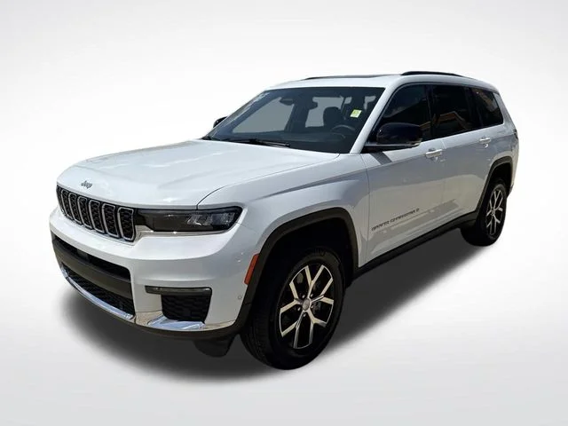 Used 2025 White Jeep Limited image 3