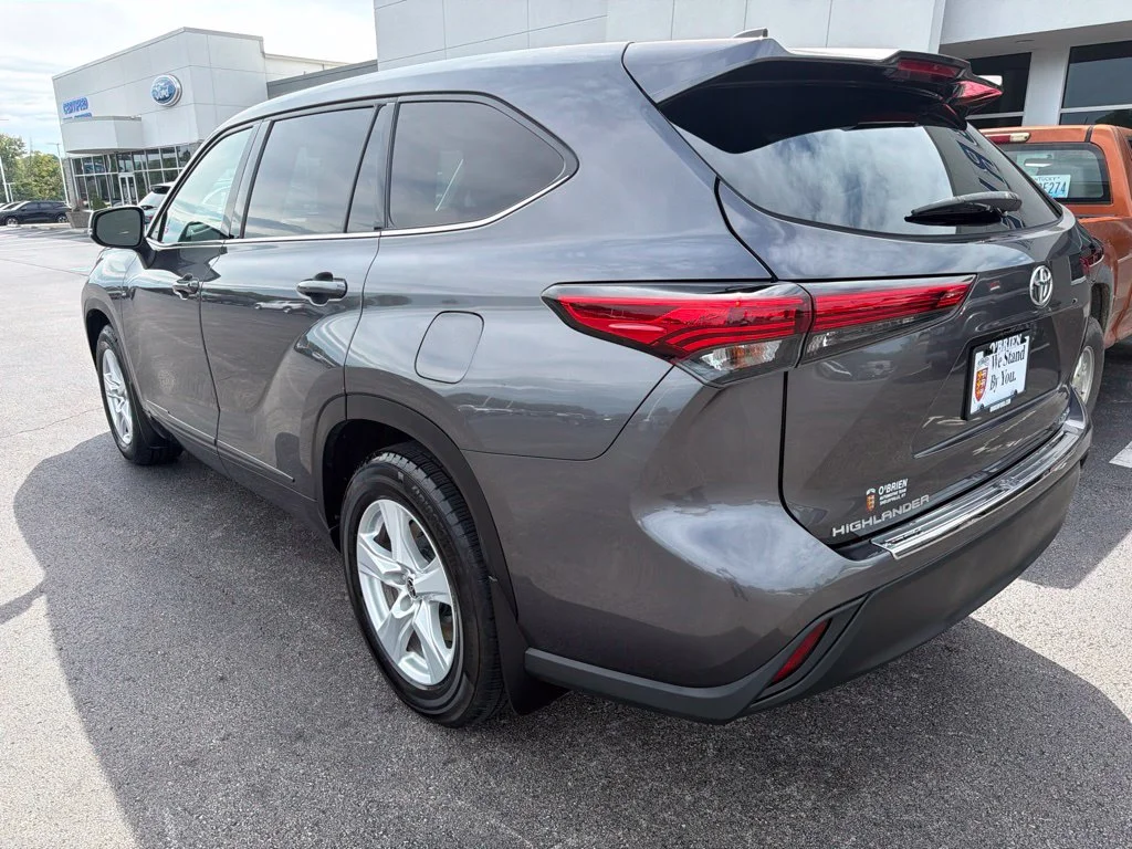 Used 2022 Magnetic Gray Metallic Toyota LE image 3