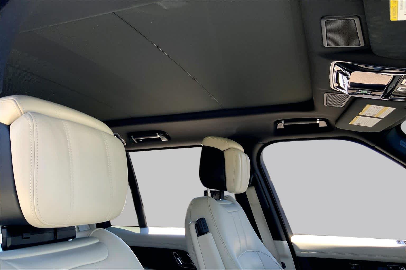 Used 2022 Carpathian Grey Premium Metallic Land Rover Westminster image 13
