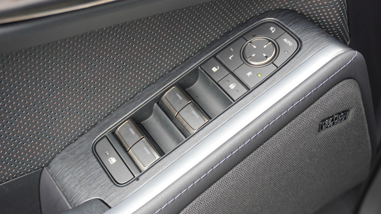 Used 2024 Gray Lexus GX 550 Luxury image 25