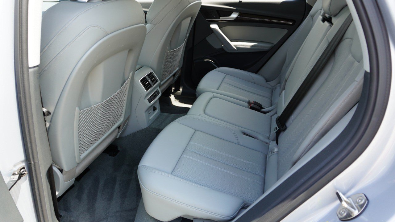 Used 2019 Silver Audi Premium Plus image 32