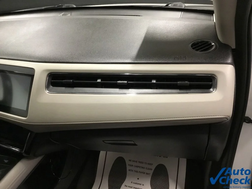Used 2021 White Honda EX-L image 36