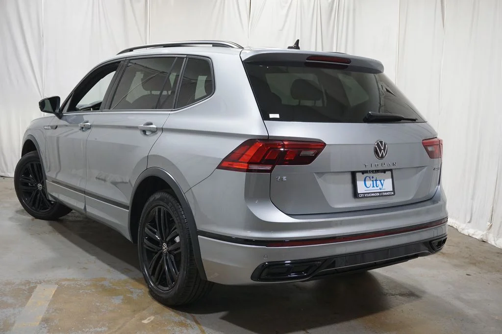 Certified Used 2022 Silver Volkswagen 2.0T SE R-Line Black image 7