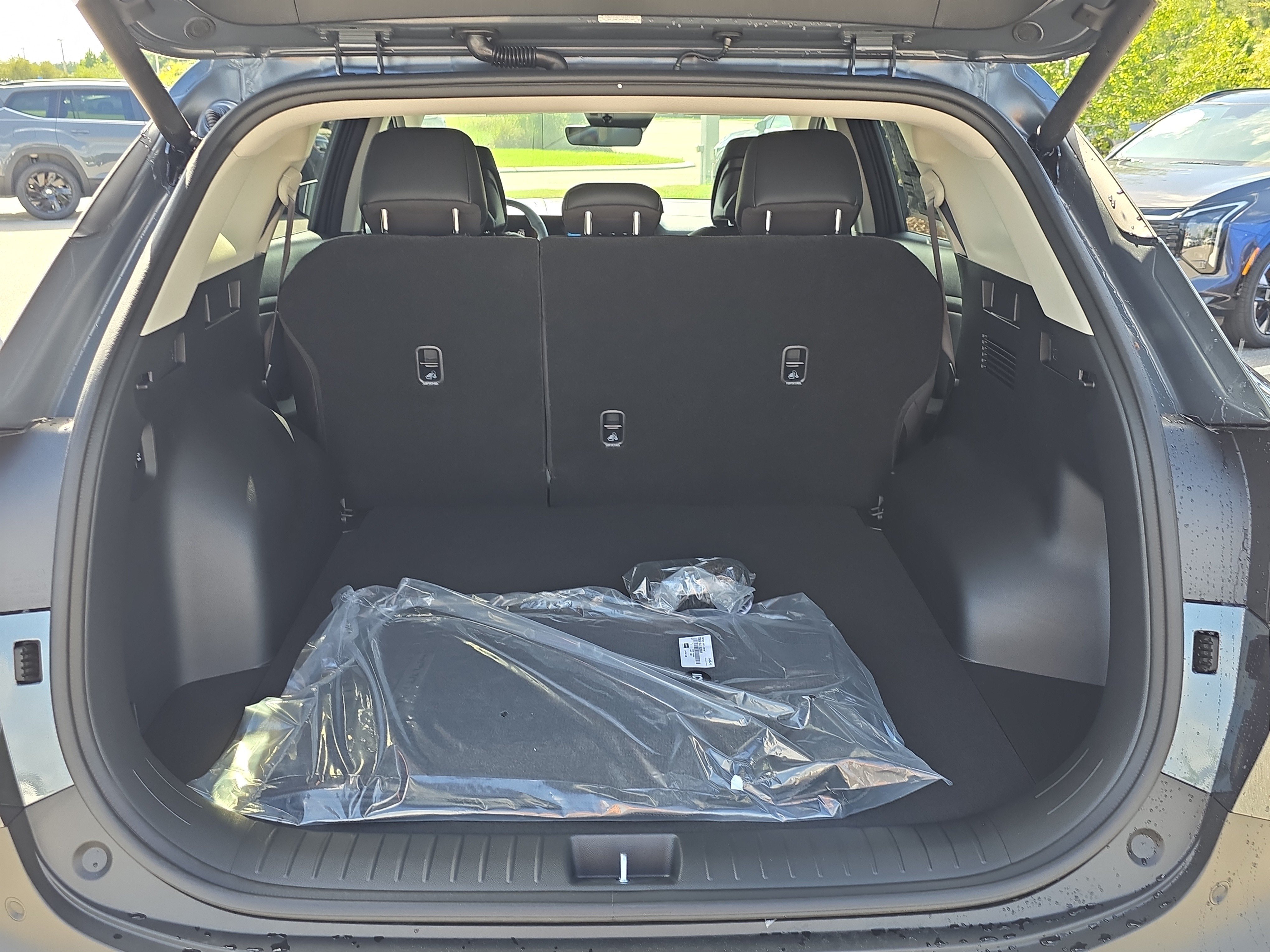 New 2026 Gravity Gray Kia EX image 10