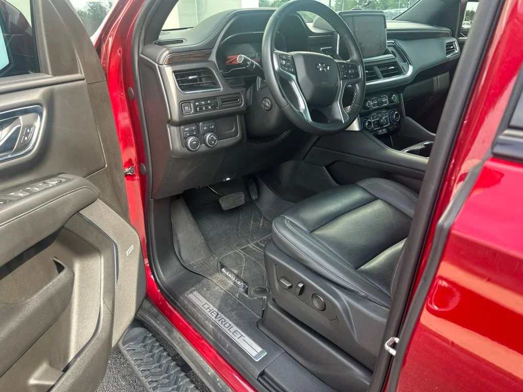 Used 2023 Red Chevrolet Z71 image 17
