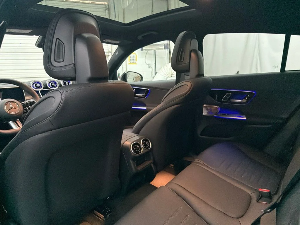 New 2027 White Mercedes-Benz GLC 300 image 17