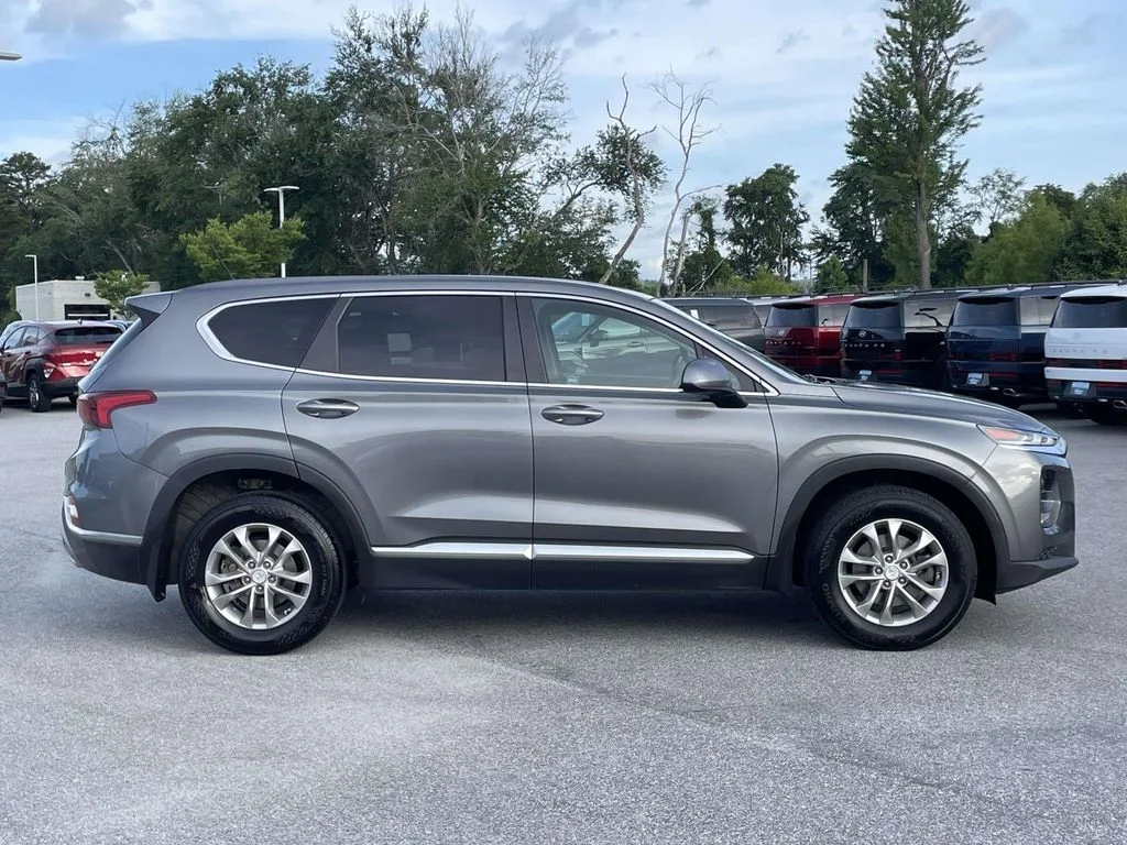 Used 2019 Machine Gray Hyundai SE image 31