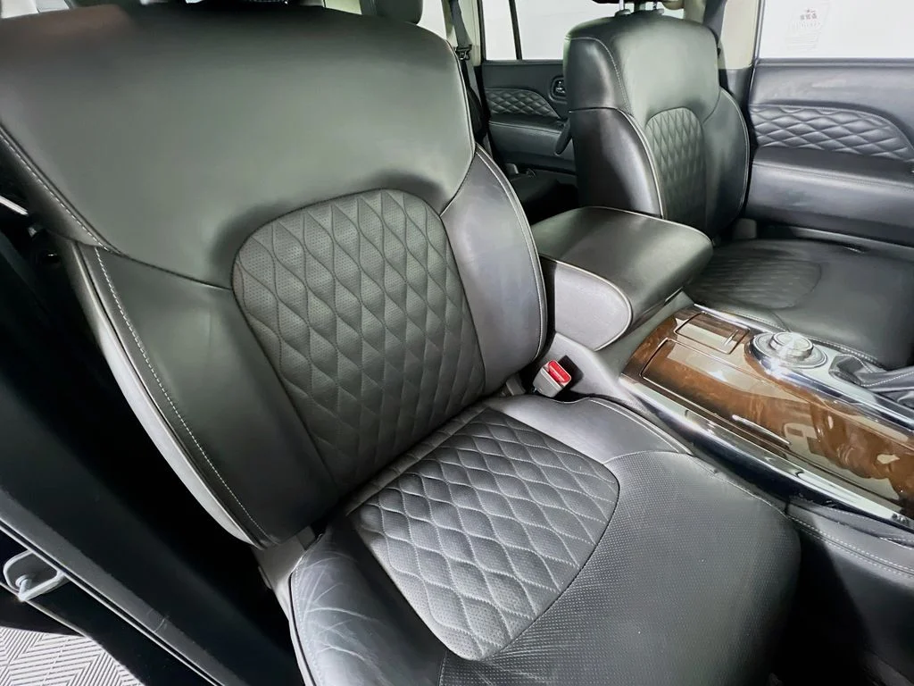 Used 2019 Black INFINITI LUXE image 32