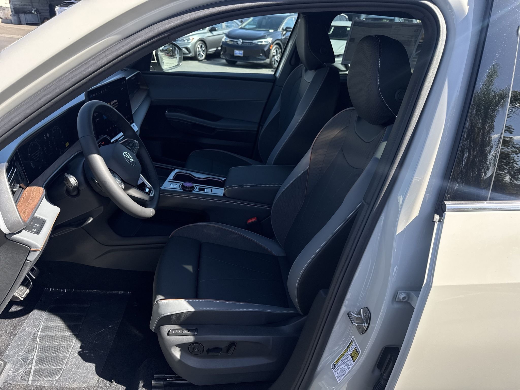 New 2027 SANDSTONE Volkswagen SEL Premium R-Line image 14