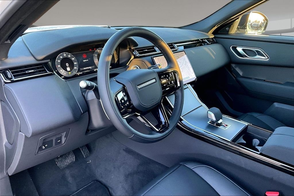 New 2026 FUJI WHITE Land Rover S image 7
