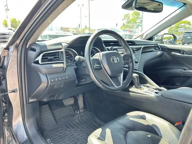 Used 2018 Gray Toyota XLE image 26