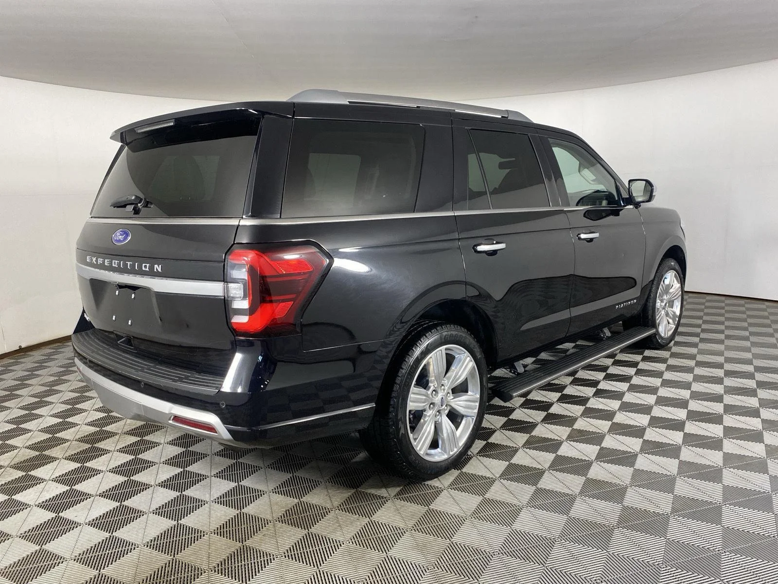 Used 2023 Agate Black Ford Platinum image 10