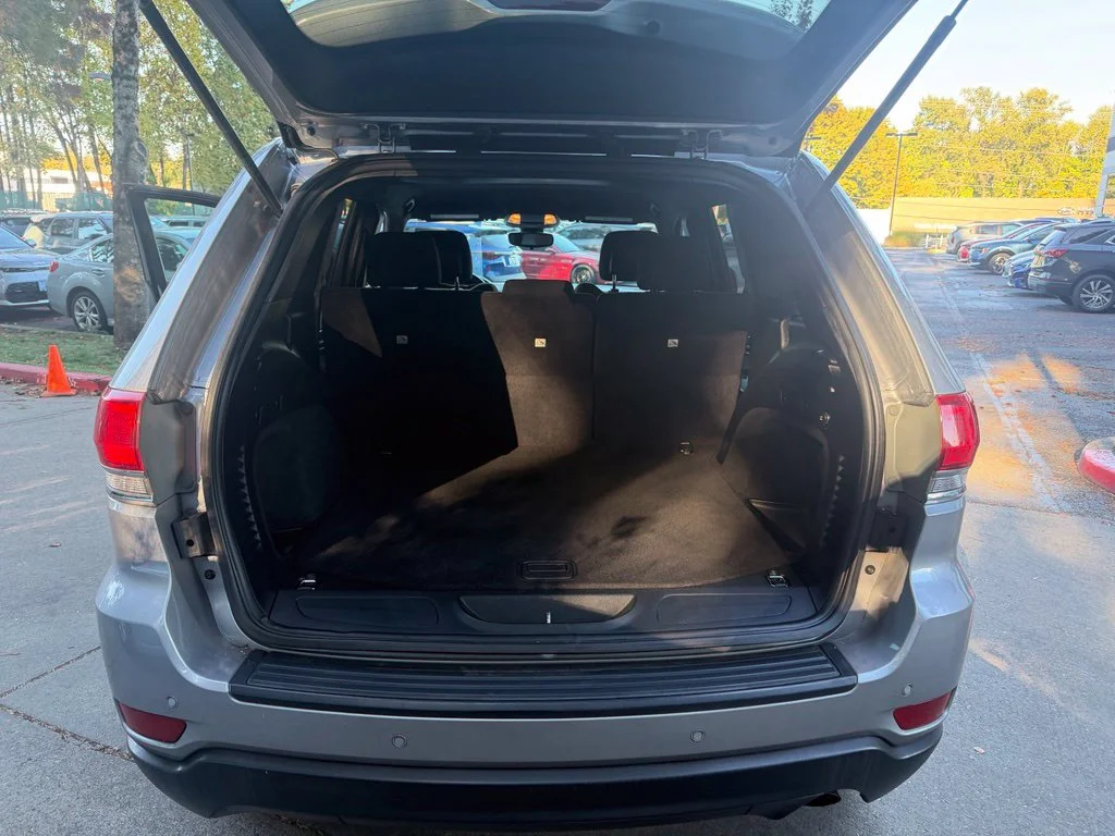 Used 2017 Billet Silver Metallic Jeep Laredo image 14