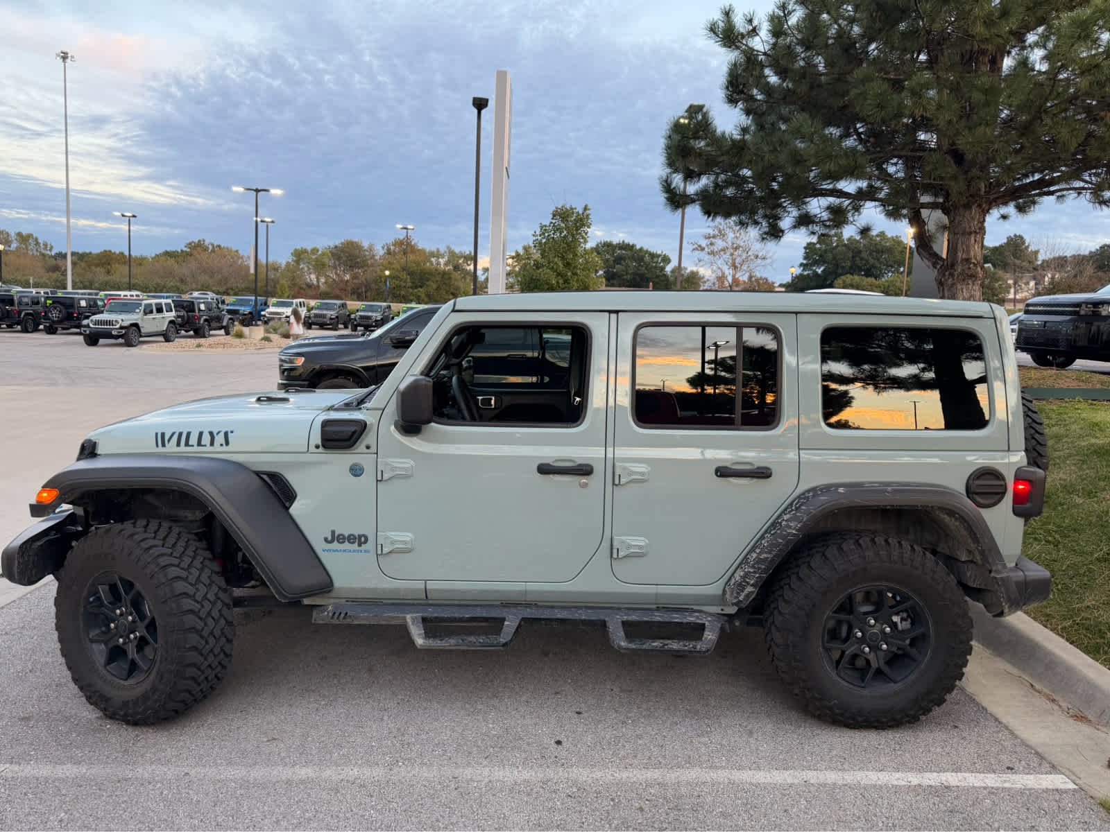 Used 2024 Earl Clearcoat Jeep Willys image 8