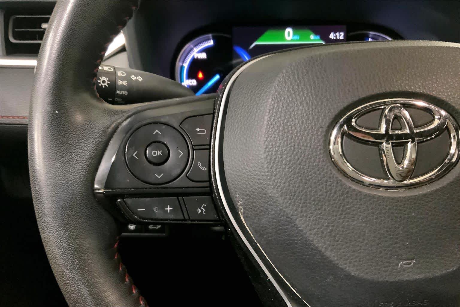 Used 2022 Supersonic Red Toyota SE image 24