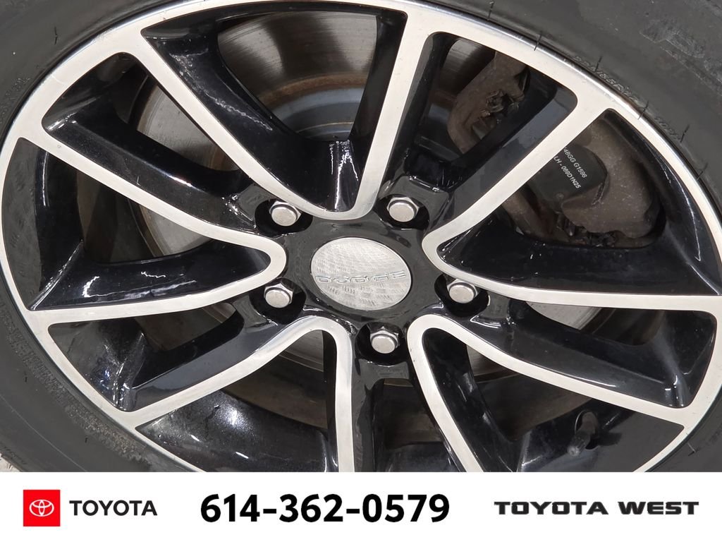 Used 2015 Black Dodge SXT image 12