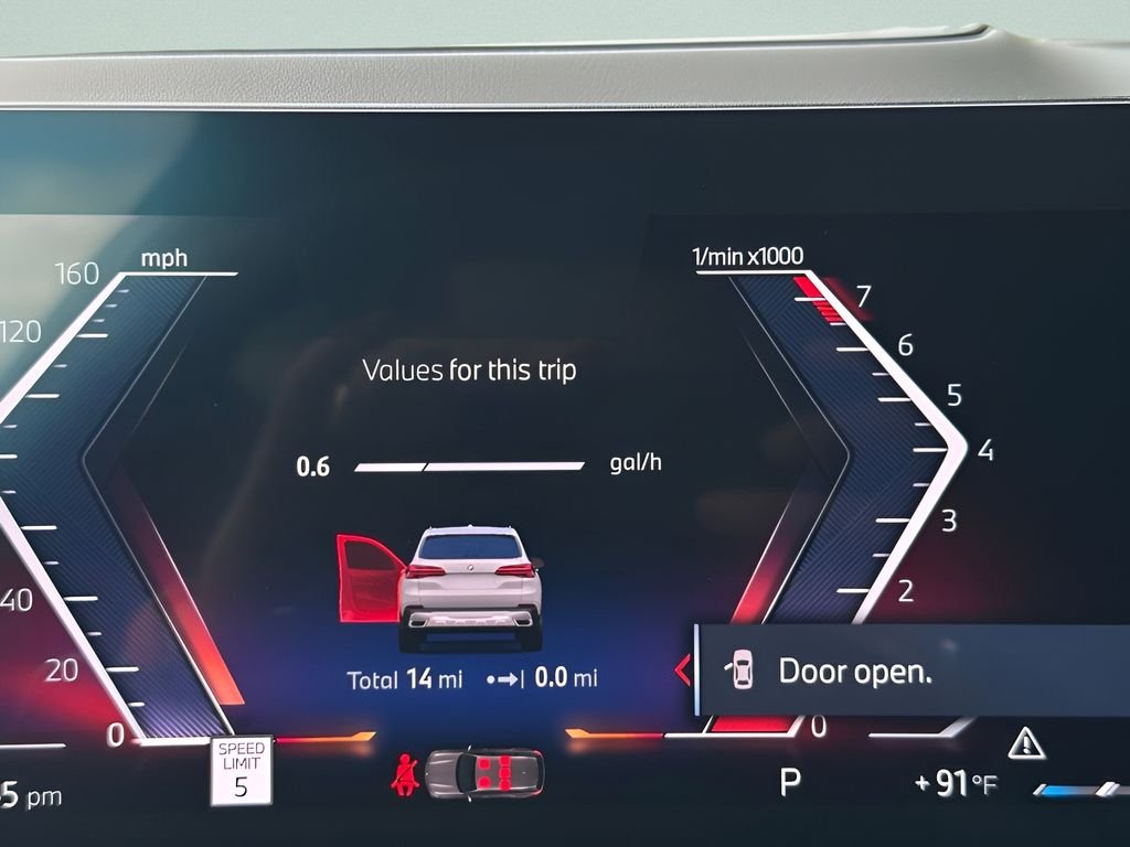 New 2026 Mineral White Metallic BMW sDrive40i image 14