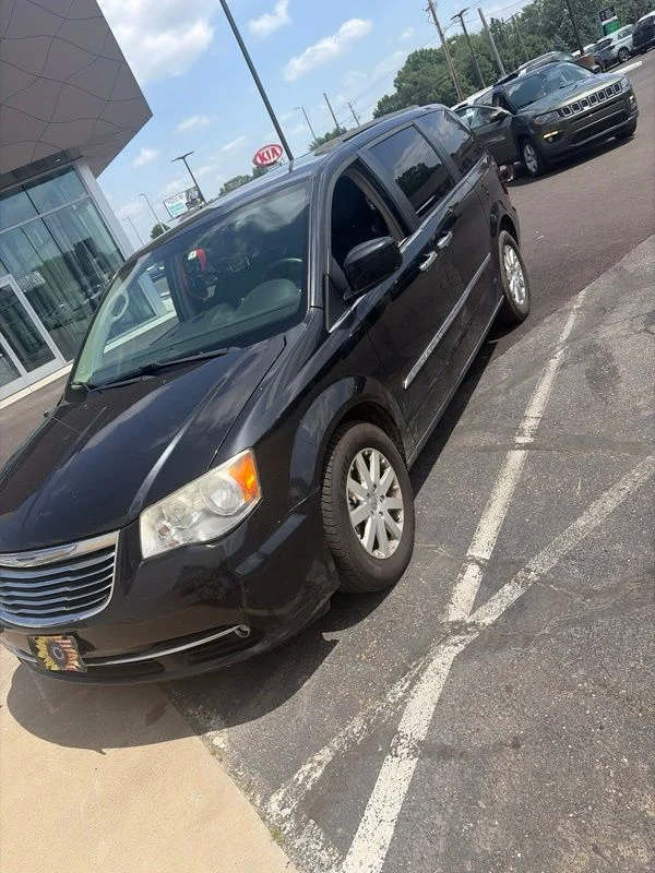 Used 2014 Black Chrysler Touring image 23
