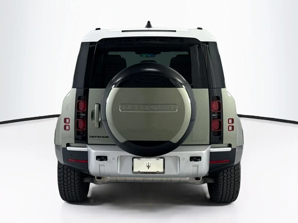 Used 2025 Pangea Green Metallic Land Rover S image 6