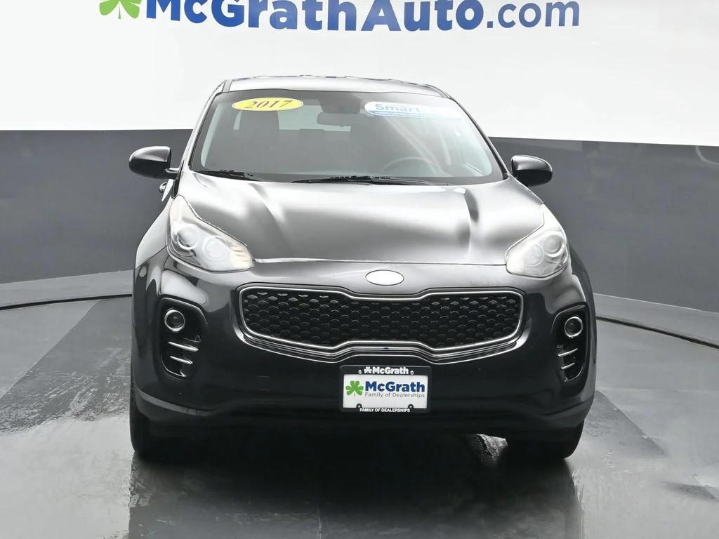 Used 2017 Red Kia LX image 5