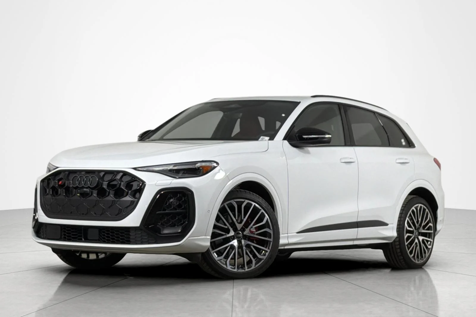2025 Audi SQ5 Prestige's photo
