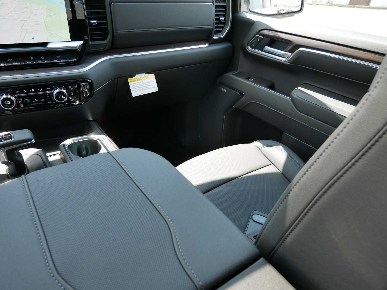 2026 GMC Sierra 1500 SLT - Photo 15