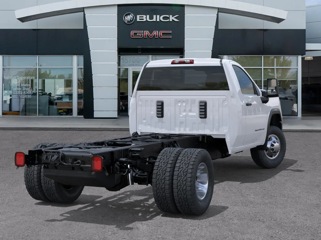 New 2026 Summit White GMC Pro image 4
