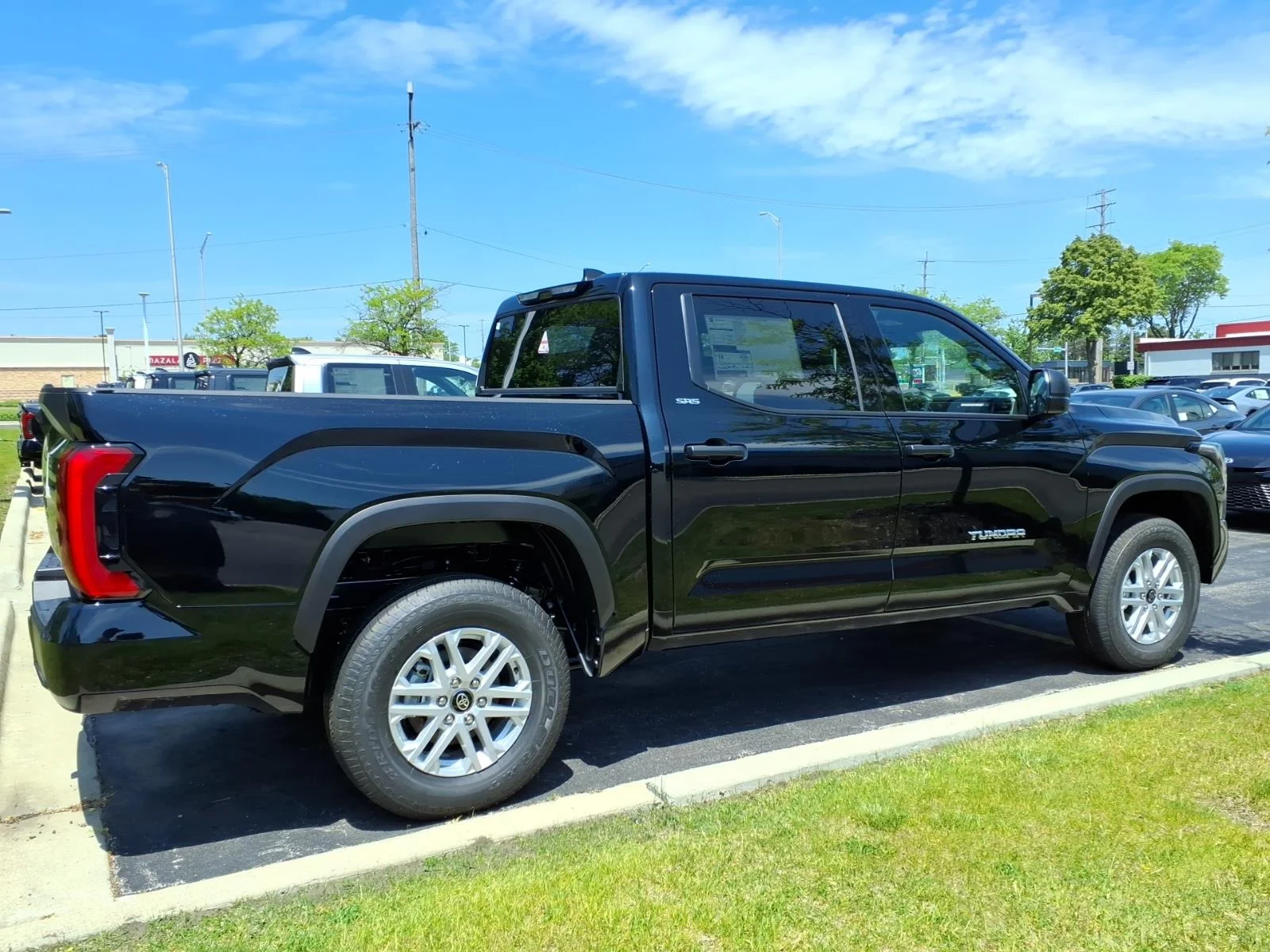 2026 Toyota Tundra SR5 - Photo 8
