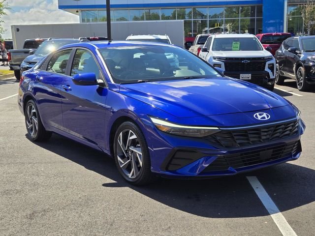 Used 2025 Blue Hyundai SEL Convenience image 4