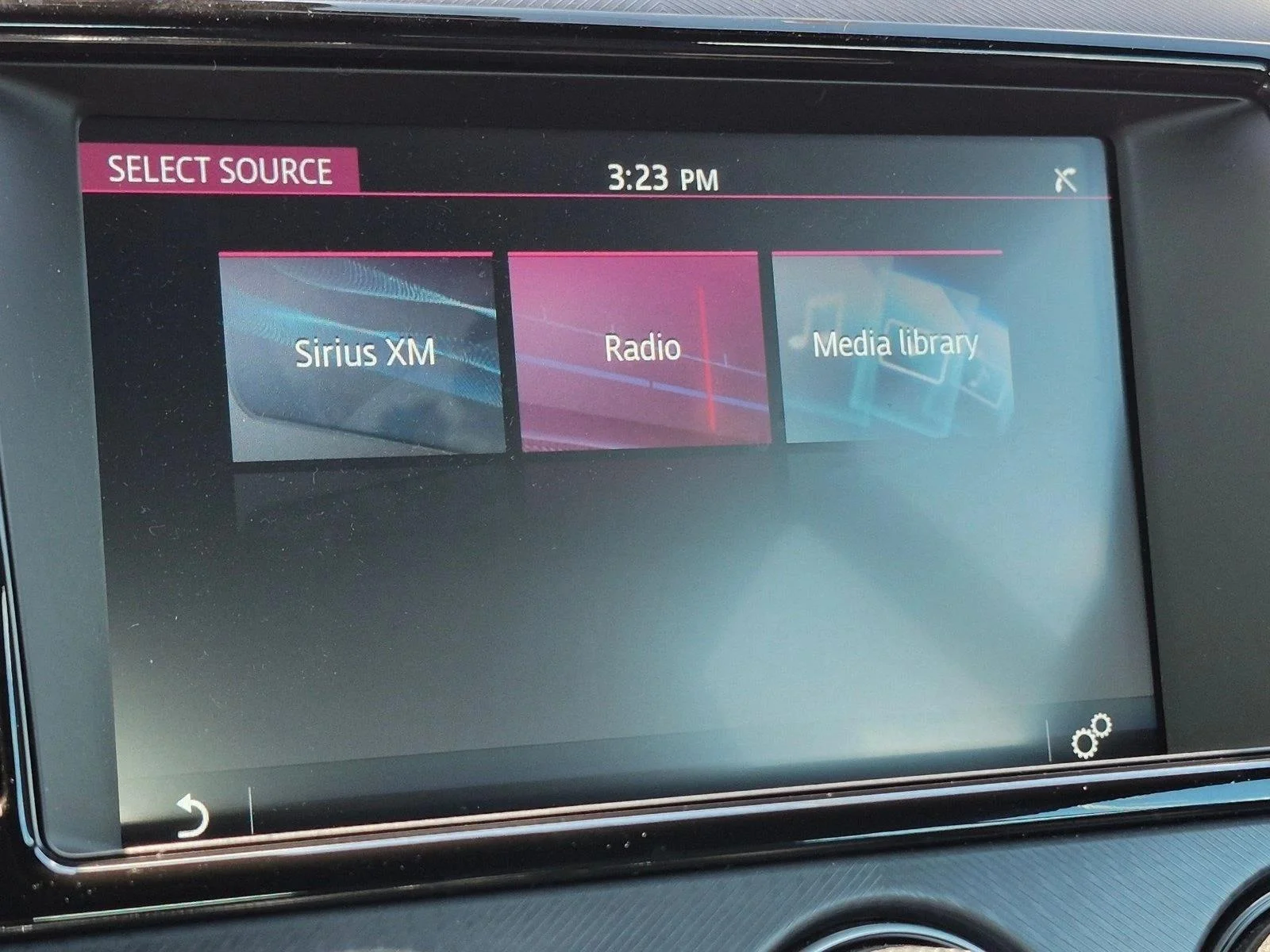 Used 2018 Ultra Blue Metallic Jaguar R-Dynamic image 8