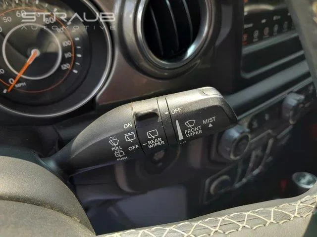 Used 2018 Punkn Metallic Clearcoat Jeep Sahara image 17