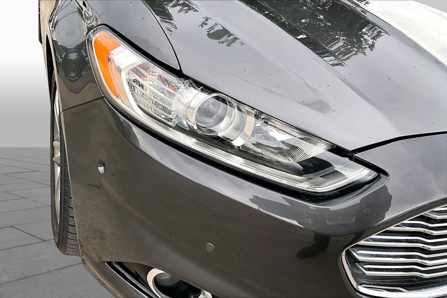 Used 2015 Magnetic Ford Titanium Hybrid image 27