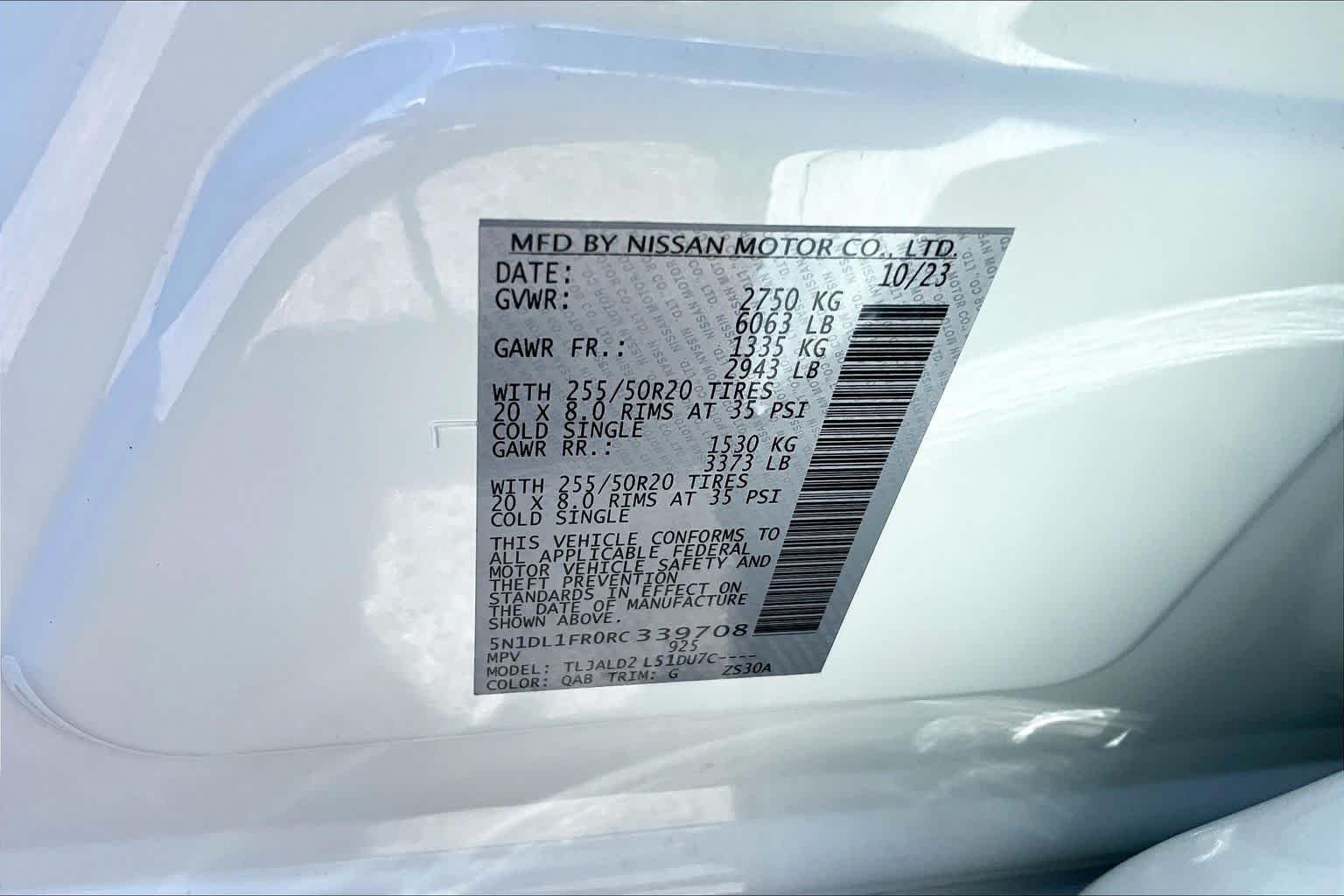 Used 2024 Majestic White INFINITI LUXE image 35
